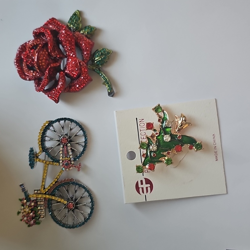 SD Collection Vibrant Kids Brooch Trio